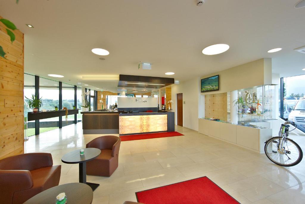 Mt Hotel Zeltweg Eksteriør bilde